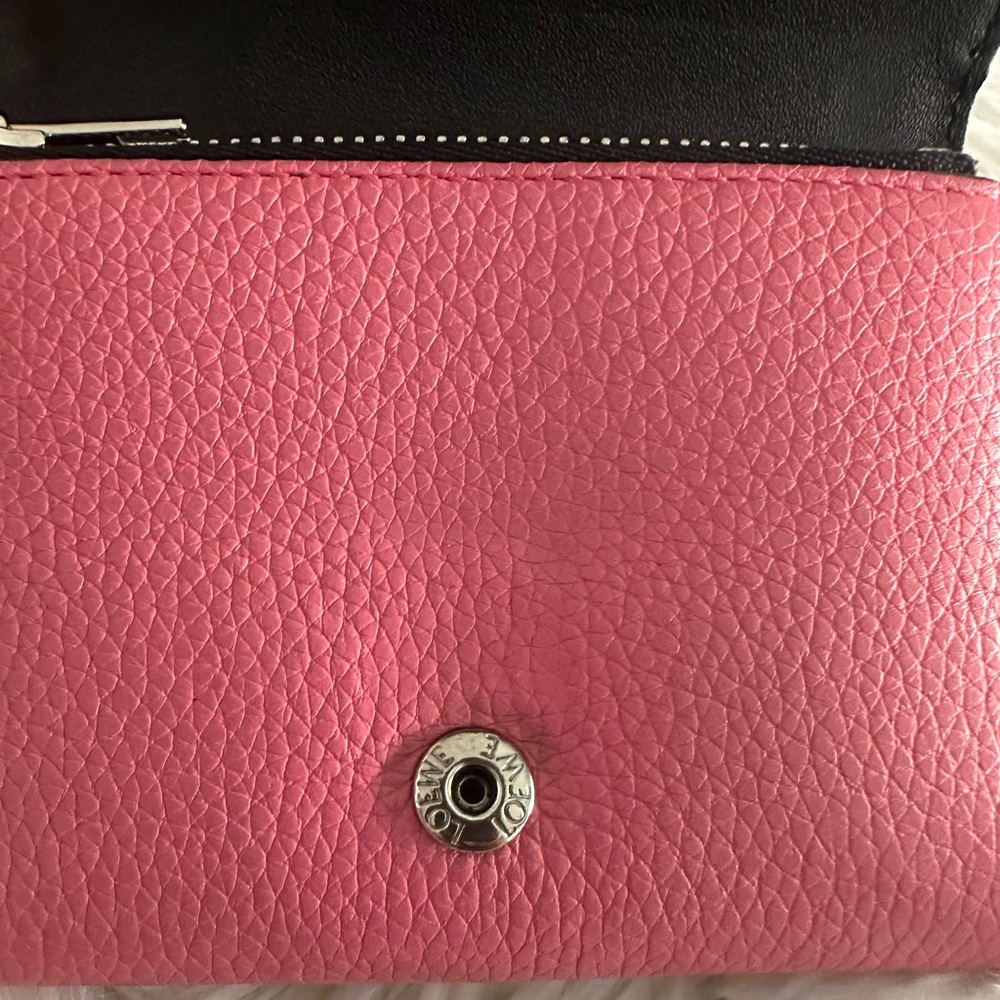 Loewe Womens Vertical‎ Small Pink leather wallet - Picture 12 of 13